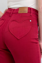 Load image into Gallery viewer, JUDY BLUE Heart Shaped Back Pockets High Waisted 90's Straight
