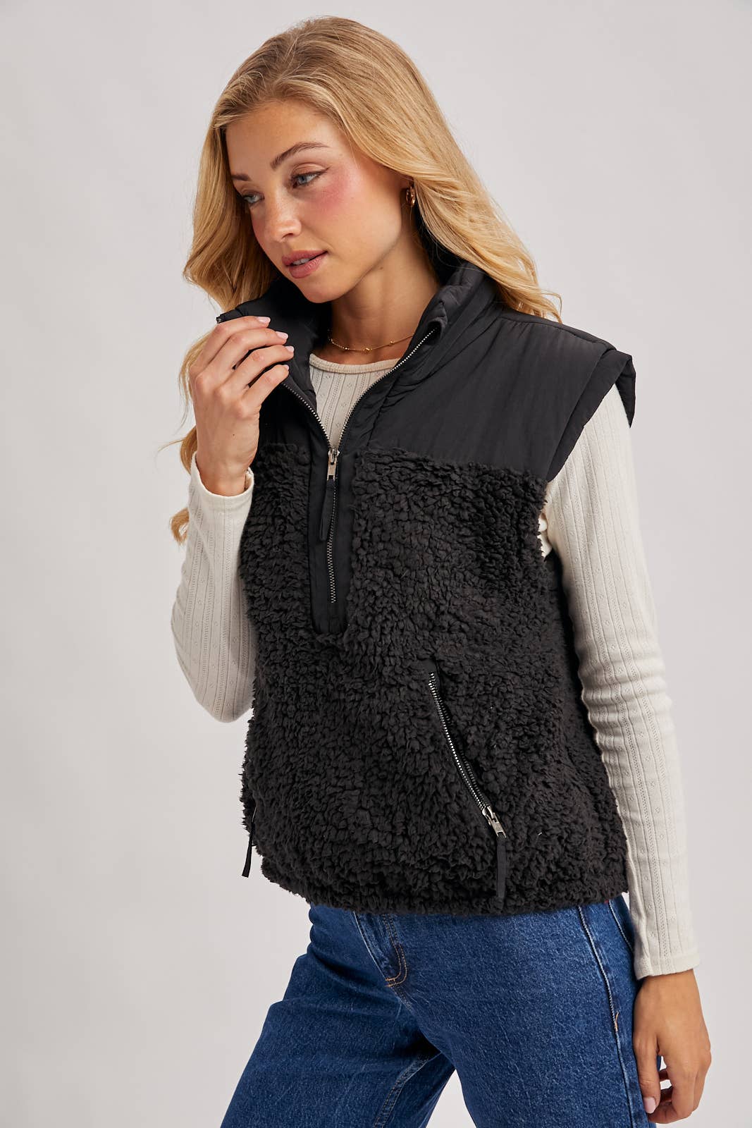 SHERPA CONTRAST HIGH STAND COLLAR VEST