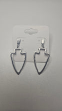 Load image into Gallery viewer, Silver OR Gold Sleek Hammered Arrowhead Earrings on Post
